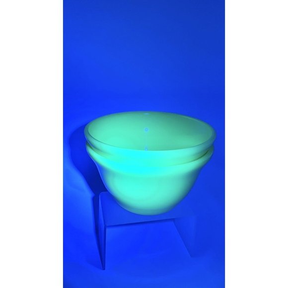 2 Vintage McKee Jadeite Green Glass Mixing Bell Bowl GLOWS - Picture 4 of 9